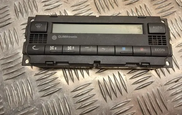 Volkswagen PASSAT B5.5 Climate control unit 5HB008139