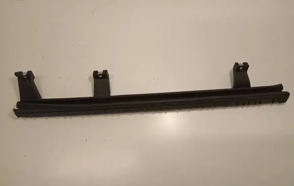 Iveco Daily 6th gen Door glass rail 5801256577 B340