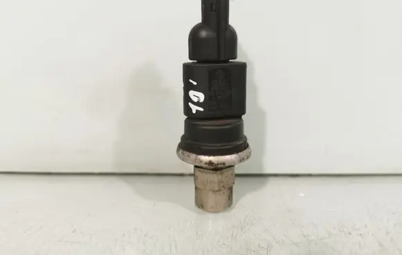 Skoda Octavia Mk2 (1Z) Air conditioning (A/C) pressure sensor 