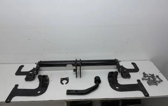 Toyota Proace Tow bar set 1685539880 PZ4L0H05660 50290779