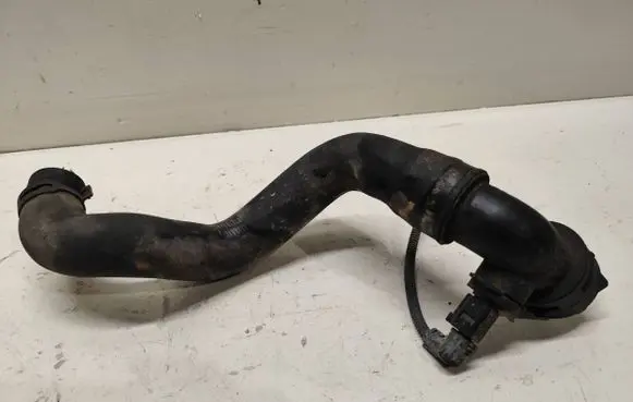 Volkswagen Touareg I Engine coolant pipe/hose 7L6122291M