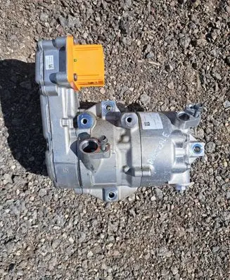 Renault Austral Air conditioning (A/C) compressor (pump) 926003994R