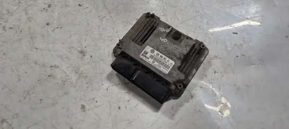 Volkswagen Touran I Engine control unit/module 03G906021MJ 03G906021AB 0281014045