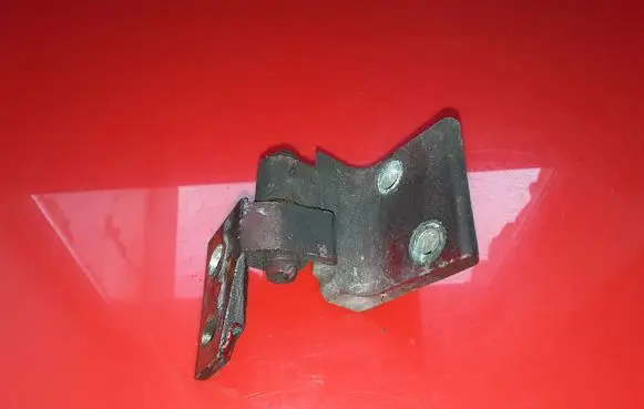 Citroen Berlingo Front door lower hinge NOCODE