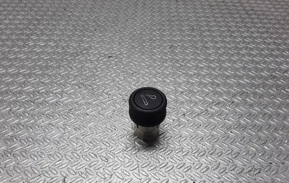Nissan Primera Cigarette lighter 