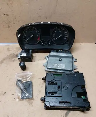 Renault Laguna III Engine control unit/module ECU 8201008523 8200751451 284B14675R