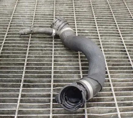 BMW 5 F10 F11 Engine coolant pipe/hose 7575427