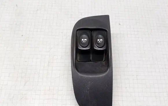 Renault Megane I Electric window control switch 8200181695