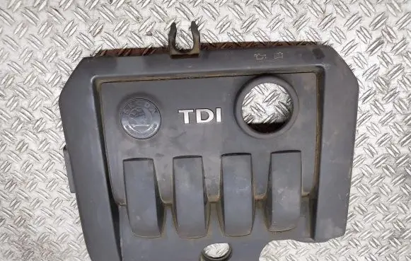 Skoda Octavia Mk2 (1Z) Engine cover (trim)