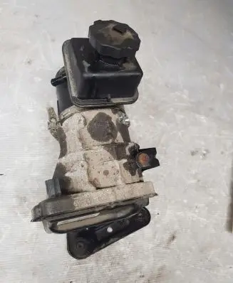 Mercedes-Benz ML W164 Power steering pump A1644601780