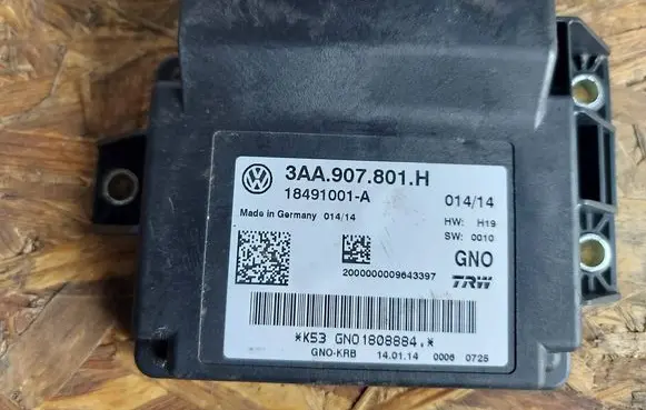 Volkswagen Sharan Hand brake control module 3AA907801H