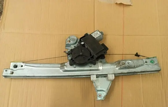 Peugeot 308 SW Front door window regulator with motor 9657247680 0130822368