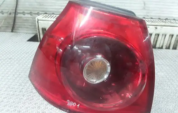 Volkswagen Golf V Rear/tail lights 1K6945095E
