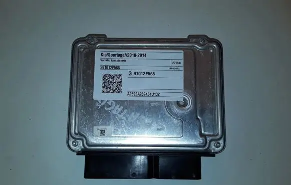 KIA Sportage Engine control unit/module 391012F568