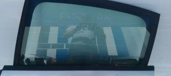 Citroen C4 I Rear door window glass sidabrine