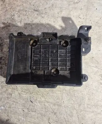 Renault Megane II Battery tray 8200166032