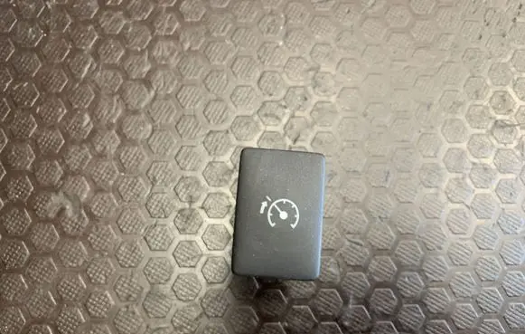 Toyota Avensis T270 Cruise control switch 15C251