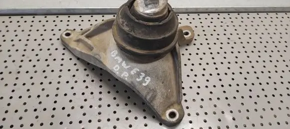 BMW 5 E39 Engine mount bracket 1053080