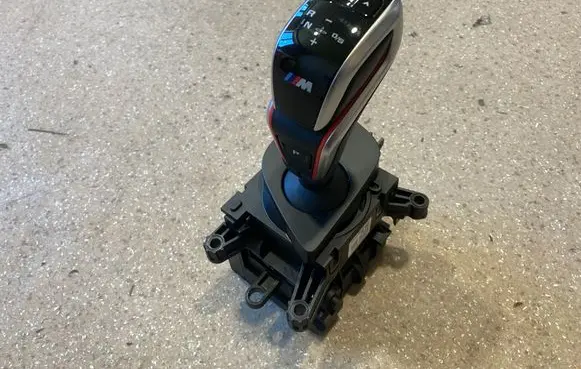 BMW M5 F90 Gear shifter/selector 8094905