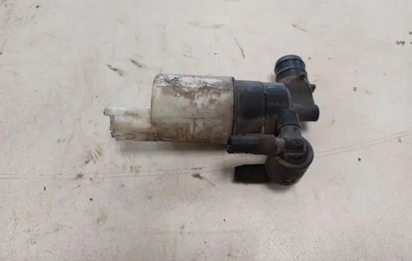 Citroen C4 I Windscreen/windshield washer pump