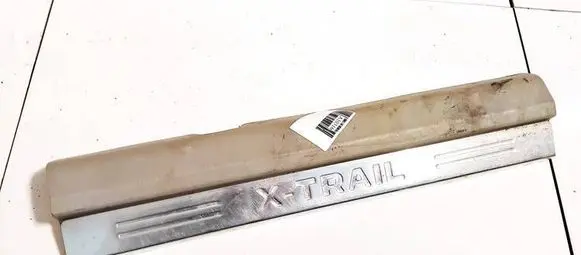 Front sill trim cover
