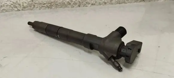 Skoda Octavia Mk3 (5E) Fuel injector 04L130277AN