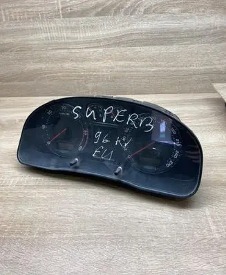 Skoda Superb B5 (3U) Speedometer (instrument cluster) 3U0920810A