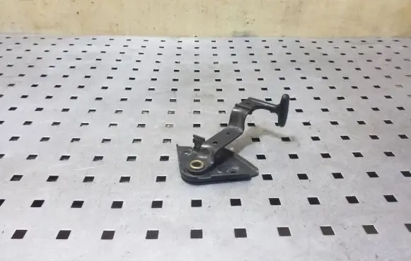 Engine bonnet (hood) release handle