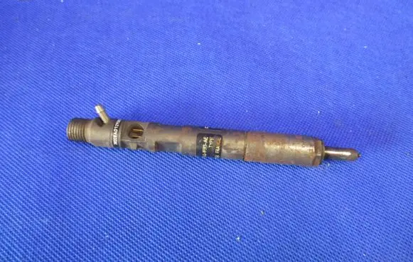Ford Focus Fuel injector 1S4Q9F593AE