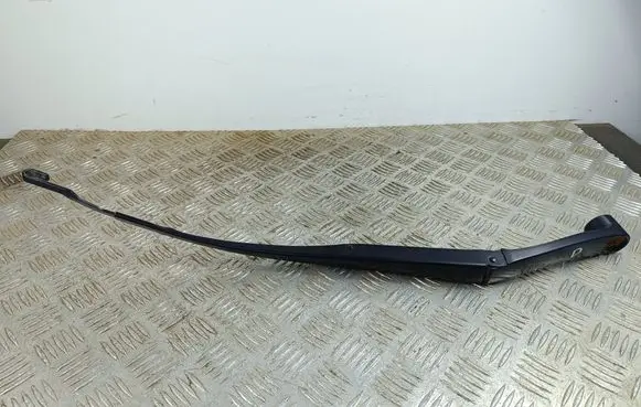 Front wiper blade arm