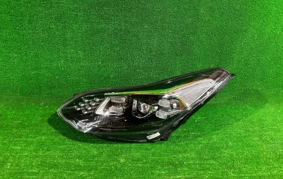 KIA Sportage Headlight/headlamp 92101F1500
