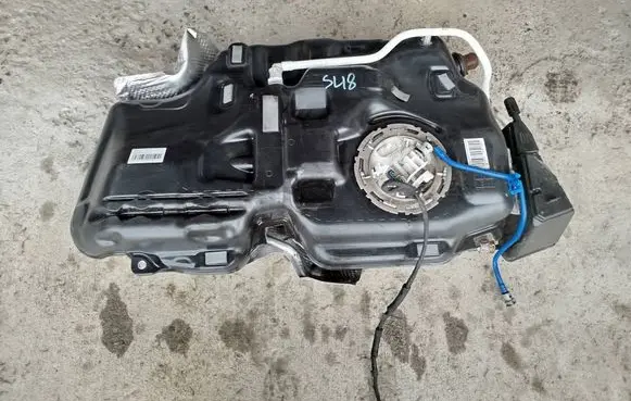 Mercedes-Benz CLA C117 X117 W117 Fuel tank a2474703200 a2474701704 a1770016899