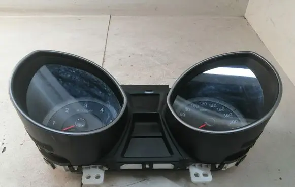 Hyundai i30 Speedometer (instrument cluster) 94004A6060 1100304290