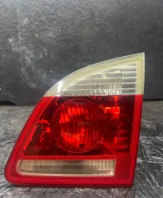 Tailgate rear/tail lights