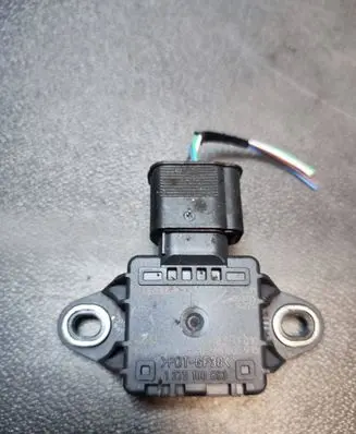 Toyota Avensis T270 ESP acceleration yaw rate sensor 89183-0F010
