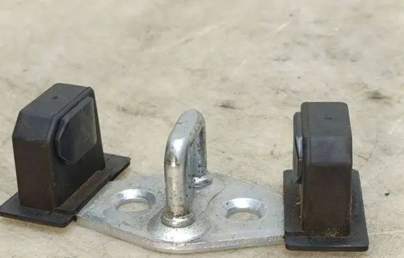 Hyundai Bayon Trunk lock loop