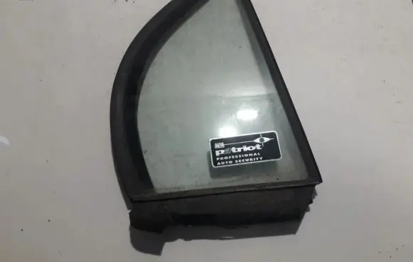 Honda Civic Rear vent window glass 