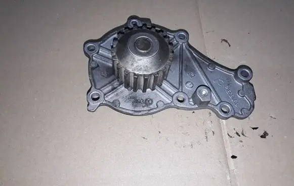 Ford Focus Water pump 26739300