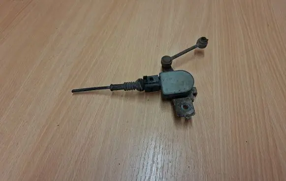 Headlight/headlamp level sensor