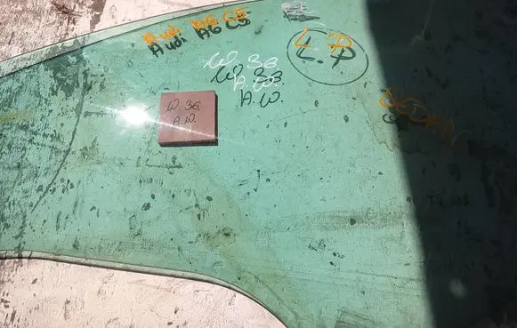 Audi A6 S6 C5 4B Front door window glass four-door 43R00082