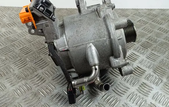 Hyundai Tucson IV NX4 Generator/alternator 373902M900 M211227F63S