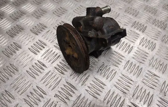Volkswagen Golf III Power steering pump 357422155B 3314221958
