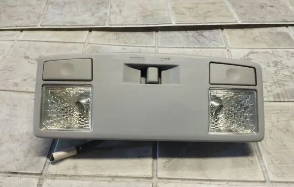 Mazda 3 I Rear seat light