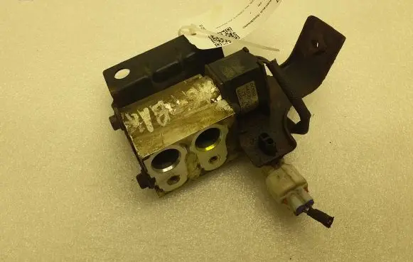 Subaru Outback Air conditioning (A/C) expansion valve 4433101071