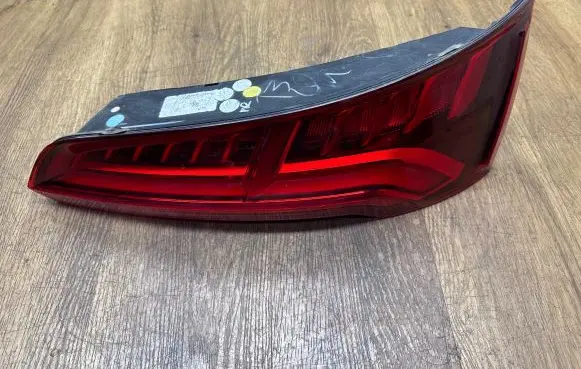 Audi Q5 SQ5 Tailgate rear/tail lights 80A945094