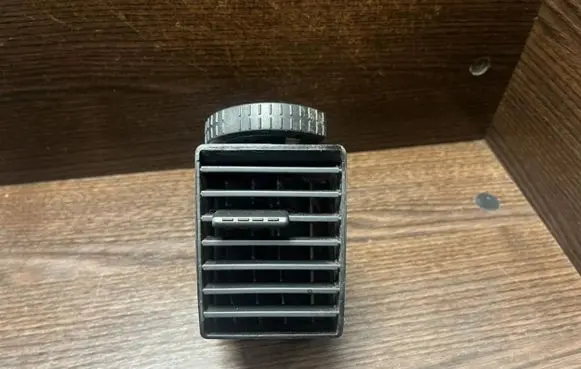 Volkswagen Transporter - Caravelle T5 Dash center air vent grill 7H0815706C 2994503810
