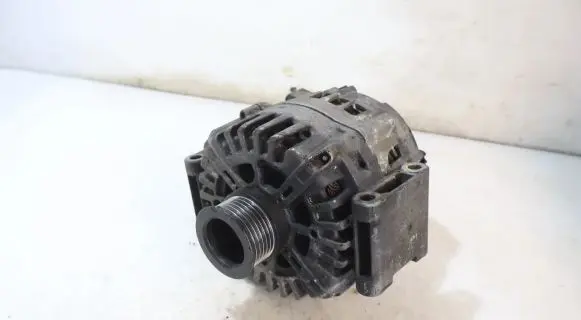 Infiniti Q50 Generator/alternator A6519062500