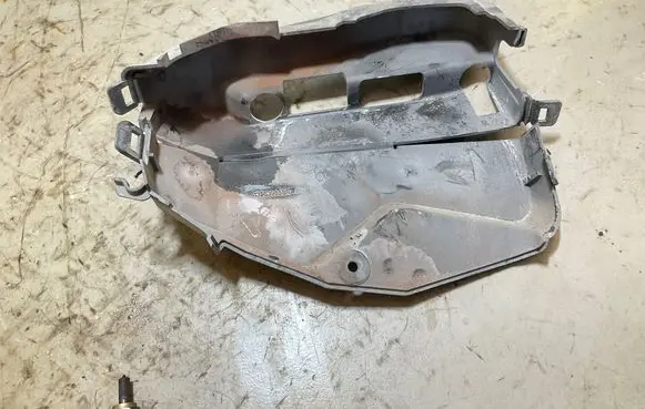 Renault Clio IV Timing belt guard (cover) 135639858R