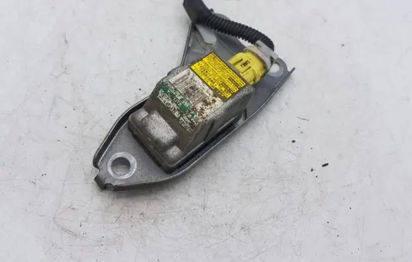Toyota Avensis Verso Airbag deployment crash/impact sensor 8983044010