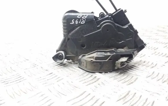 Toyota Prius (XW20) Front door lock